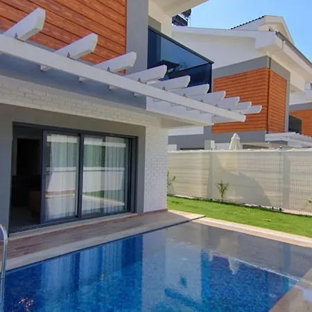 Fethiye'de Yemyesil Dogada, Havuzlu Villa-awz169